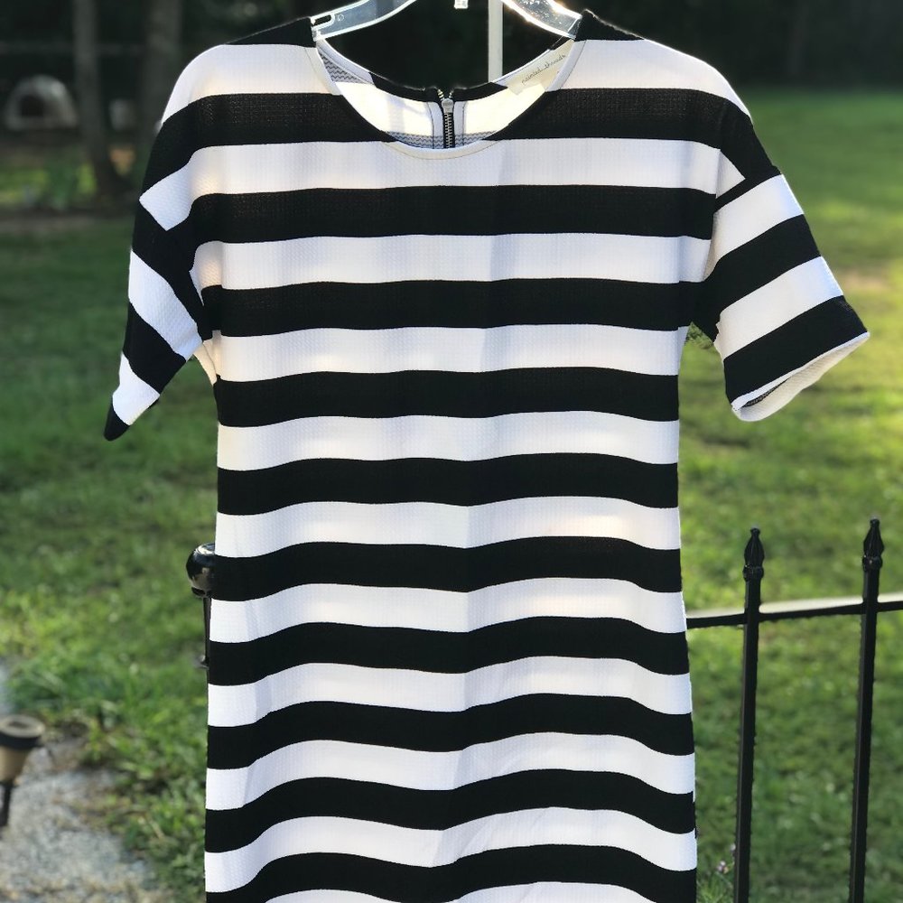 WM DRESS SMALL 4-6 - Picture 2 of 4